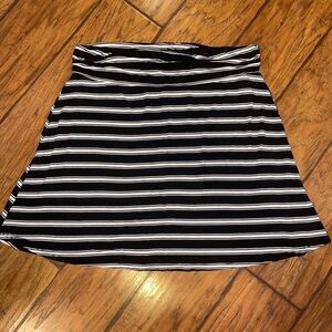 Maurices Black and White Striped Mini Skirt size large